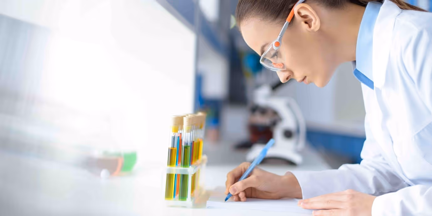 OEM และ ODM แตกต่างกันอย่างไร? คำแนะนำในการเลือกบริการผลิตเครื่องสำอาง